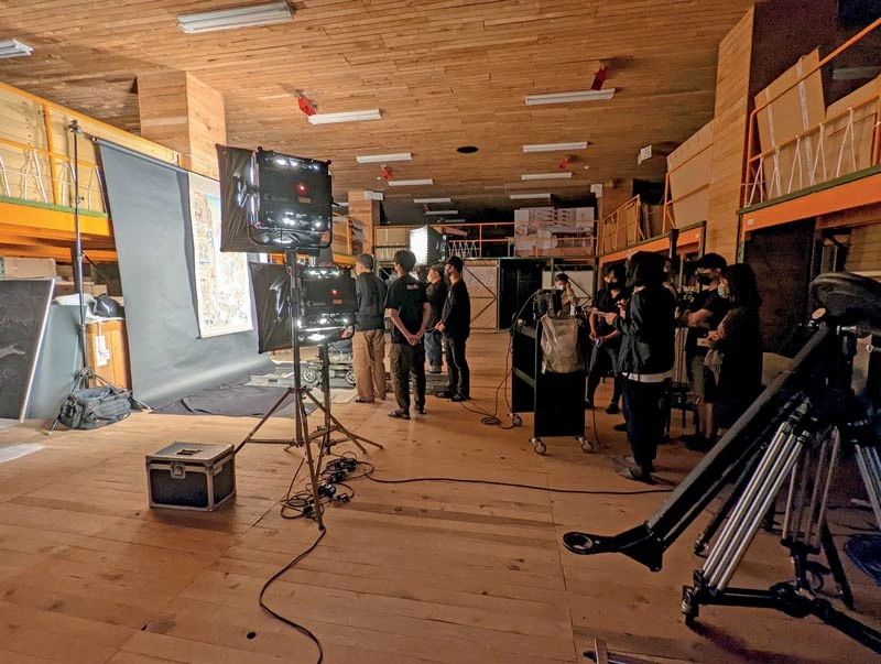 北美館現有雕塑庫房一隅，已以夾層等方式極大化運用，仍見空間使用之窘迫 圖片來源：臺北市立美術館-圖片