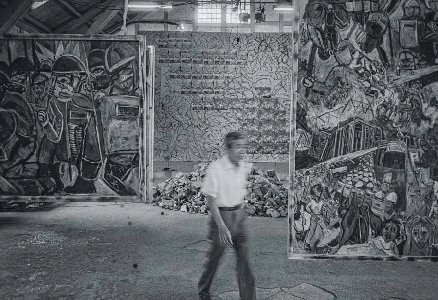 「五二○實踐藝術」聯展，辦在當時已經廢置、空間造形很古典的新北投車站。（攝影：劉振祥）-圖片