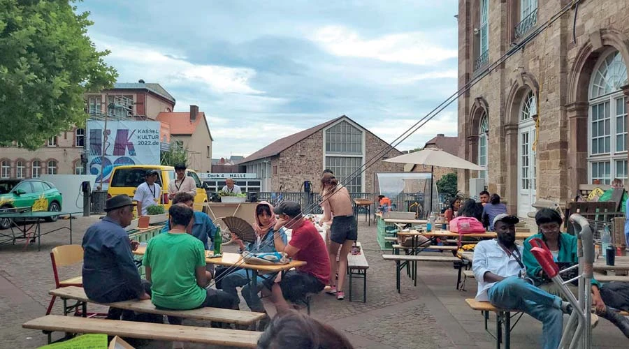 由「穀倉成員」Gudskul經營的Gudkitchen公共廚房與聚會場所-圖片