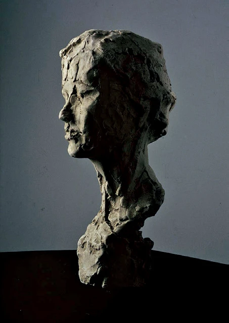 少女頭塑，年代不詳；攝影：葉偉立-圖片