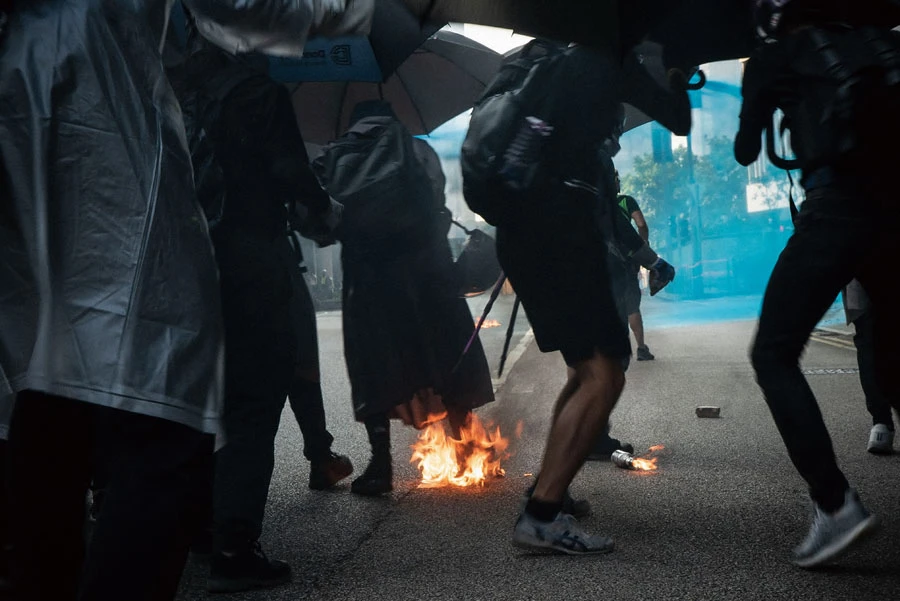 2019年10月1日　中國香港 ©張乾琦、馬格蘭攝影通訊社-圖片