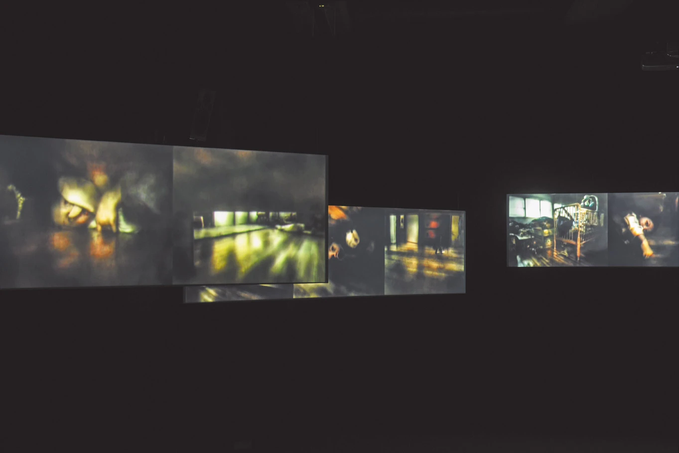 曾御欽，《熱黑》，2008，七頻道錄像裝置，4'33-圖片