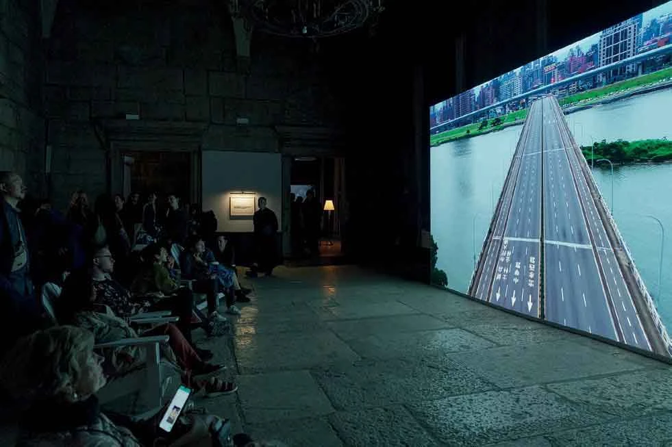 點擊觀看大圖-展場大廳輪播《日常演習》。 展場大廳輪播《日常演習》。-圖片