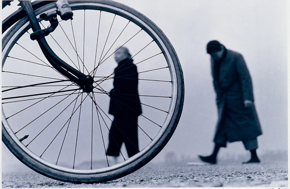 徐清波，《寒意》， 1958，銀鹽相紙，40.6×50.8公分，臺北市立美術館典藏。-圖片