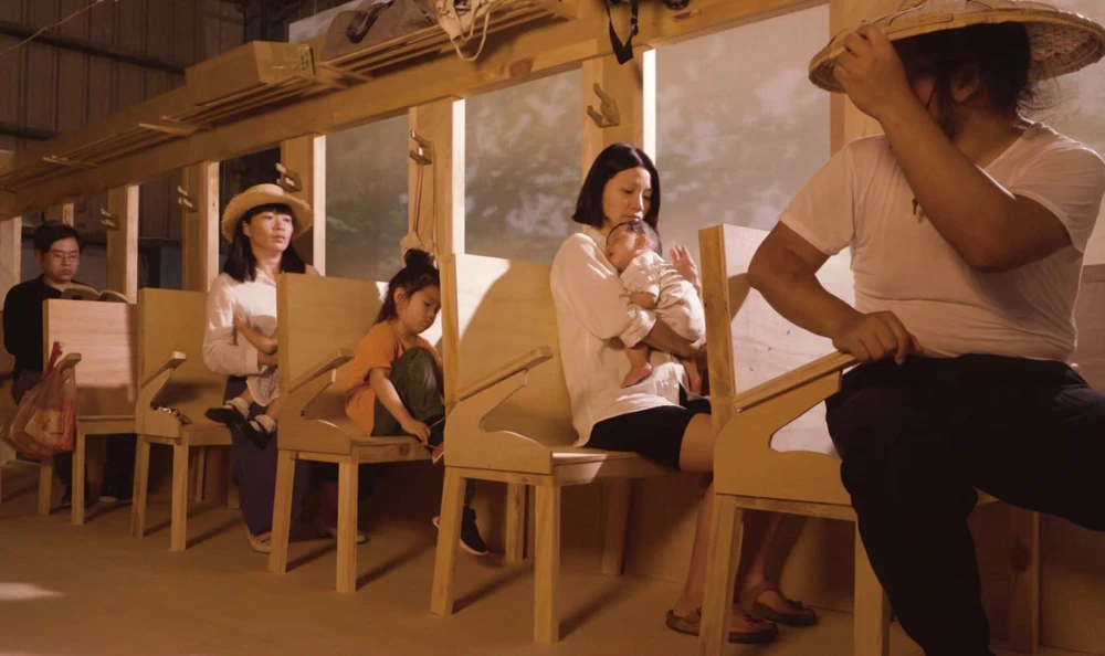 邱子晏，《鐵軌上的男人》，2023，4K單頻道彩色有聲錄像裝置，26分 32秒。© 邱子晏-圖片