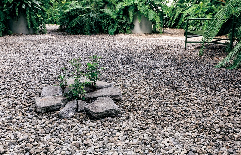 王湘靈，《沒有顯影的歌 II》，2025，多聲道聲音裝置，18分鐘，限地製作。藝術家版權所有，由2025台北雙年展及國家文化藝術基金會委託製作。2025台北雙年展現場；呂國瑋攝影。-圖片